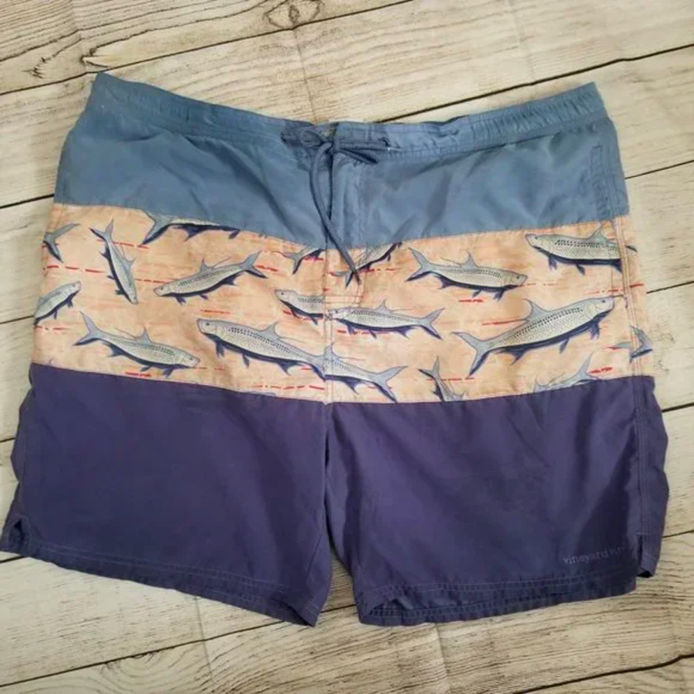 VINEYARD VINES mens fish swimming trunks XL Discounted Shipping $5.95